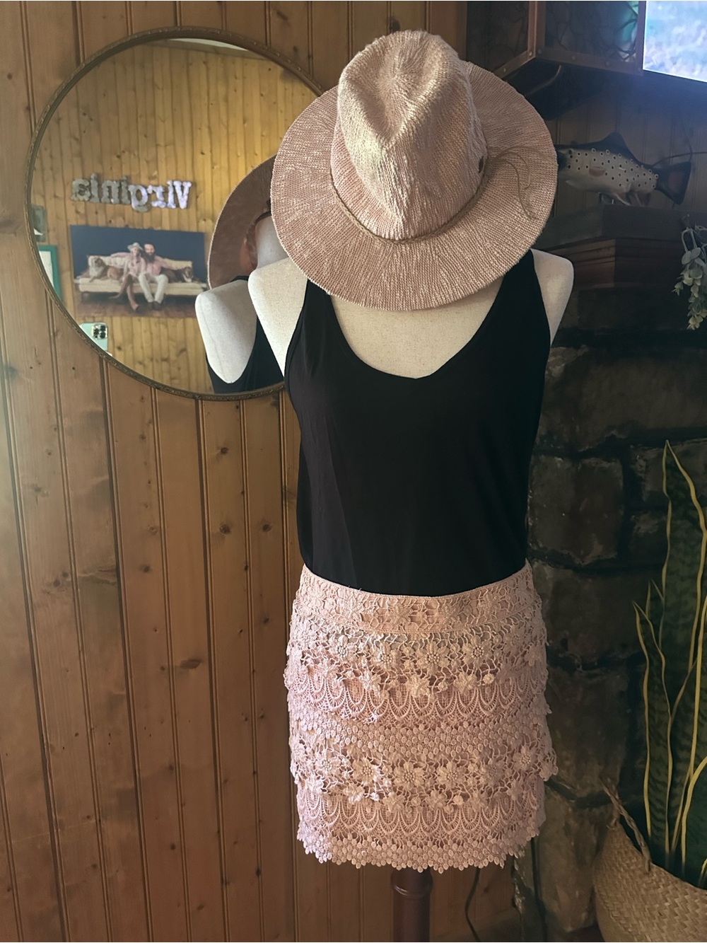 Women’s Lace Tiered Mini Skirt in Blush Pink
